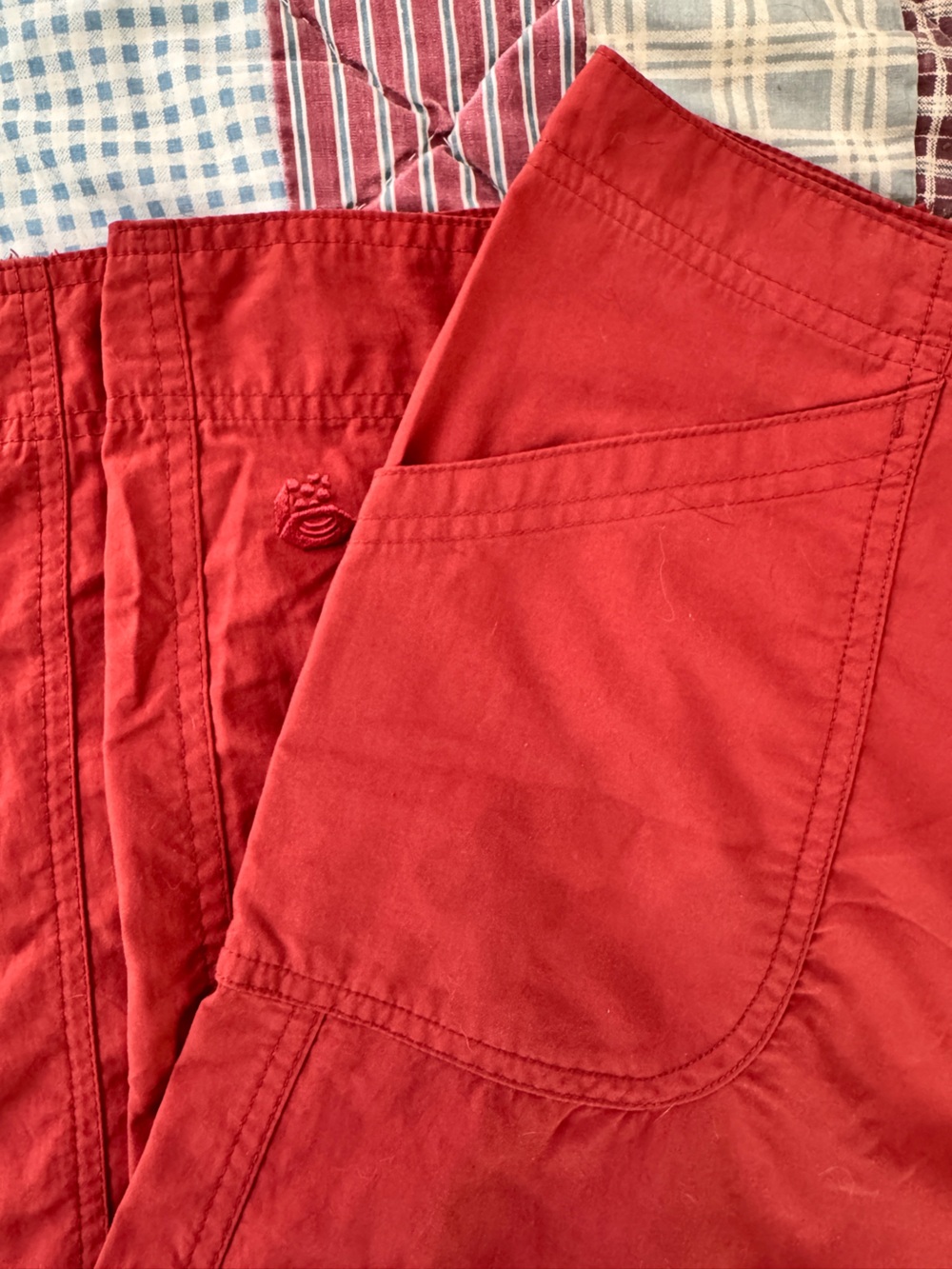 Mountain hardware capris with extra pockets! - Picture 5 of 7